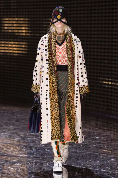 Look 84